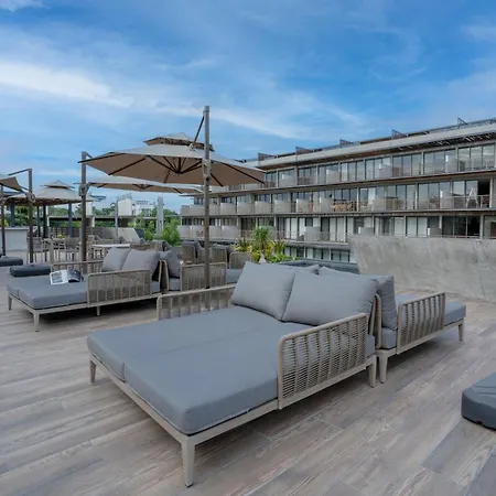Nuju - Beutiful With Swimout-gym-rooftop-pool Apartment *
