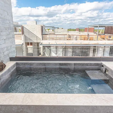 Nuju - Luxury With Pool Jacuzzi And Sauna Apartment