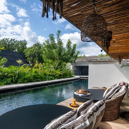 Nuju - Beutiful With Swimout-gym-rooftop-pool Apartment *