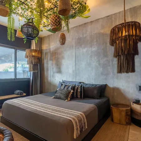 Nuju - Beutiful With Swimout-gym-rooftop-pool Apartment *