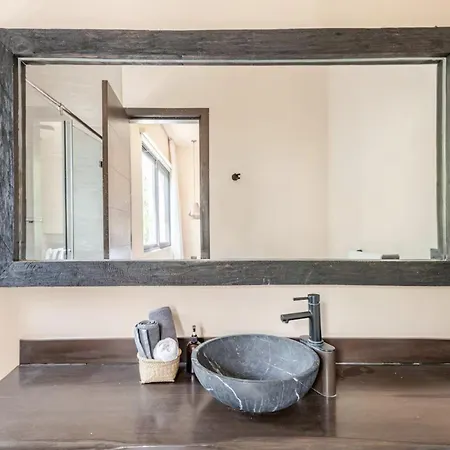 Enchanting 4br Villaδ Pool& Rooftopδprime Location