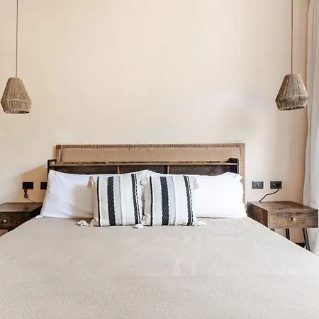Villa Enchanting 4br Villaδ Pool& Rooftopδprime Location *