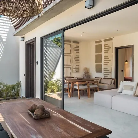 Enchanting 4br Villaδ Pool& Rooftopδprime Location Villa