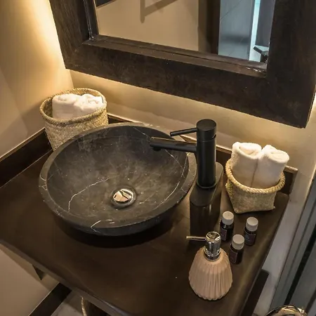 Villa Enchanting 4br Villaδ Pool& Rooftopδprime Location