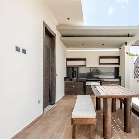 Villa Enchanting 4br Villaδ Pool& Rooftopδprime Location Tulum