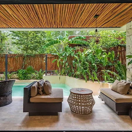 •| Boutique Swim Up En P/4 • Naaj Tun• Apartment