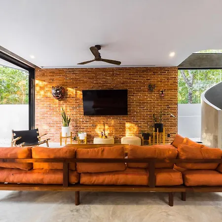 Luxury 4br Eco 10ppl Outdoor Pizza Oven - Private Pool & Jacuzzi