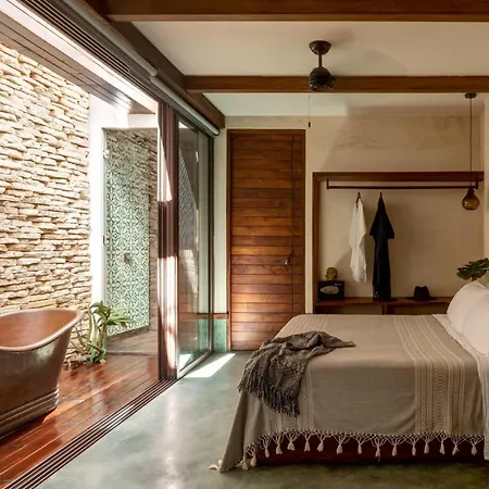 Fantastic 6br Luxury Penthouse 12ppl Rooftop Pool & Bathtub Villa