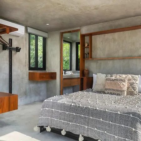 Luxury 4br Eco 10ppl Outdoor Pizza Oven - Private Pool & Jacuzzi