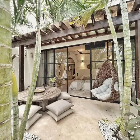 Oasis Heated Private Pool Daily Housekeeping Prime Location