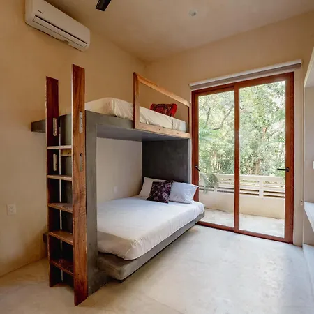 Chic 4br With Private Pool In Holistika Villa