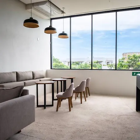 Stylish 1bd Retreat With Swim-up Pool Holiday home