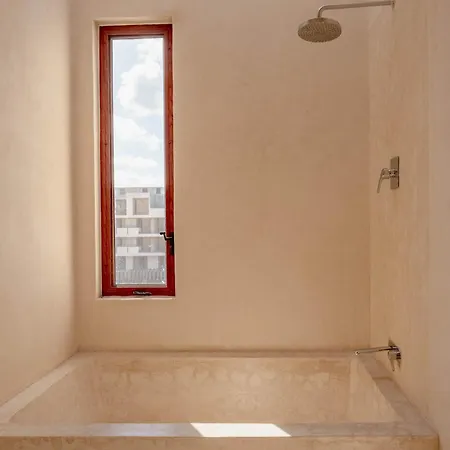 Chic 4br With Private Pool In Holistika Villa *