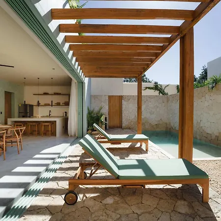 Stylish 3-bedroom With Private Pool *