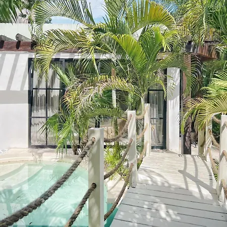 Oasis Heated Private Pool Daily Housekeeping Prime Location