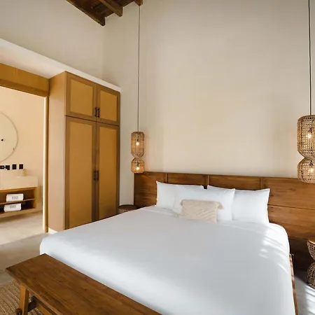 Stylish 3-bedroom With Private Pool