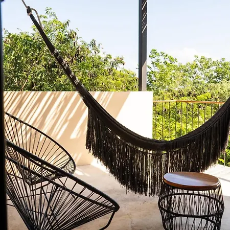Villa Luxury 5 Bedroom Pool Tiki Bar & Outdoor Gym