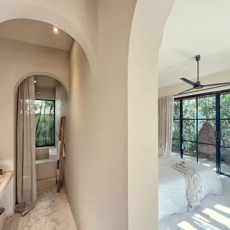 Oasis Heated Private Pool Daily Housekeeping Prime Location