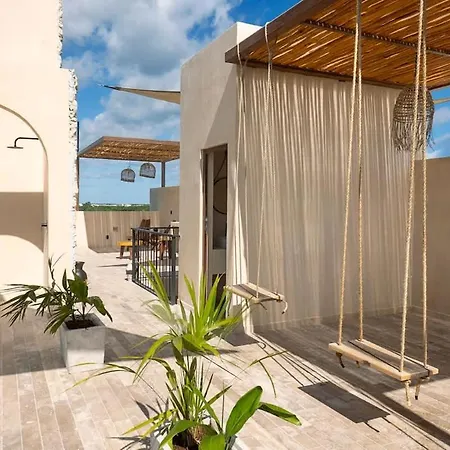 Luxury 4 Bedroom With Private Rooftop Pool Holiday home *
