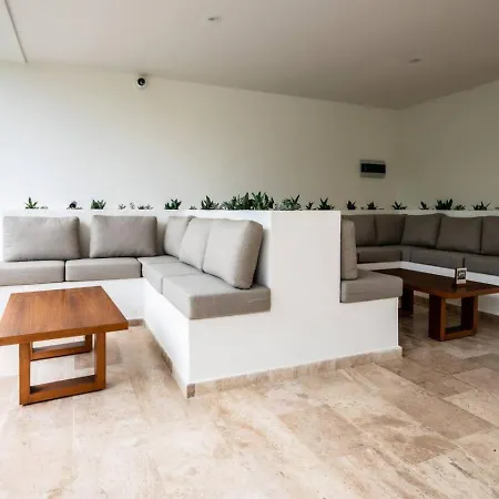 Stylish 1bd Retreat With Swim-up Pool Holiday home *
