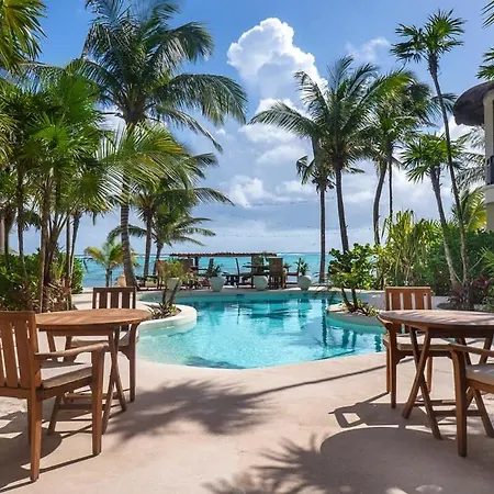 Holiday home 9br Mantaray Soliman Bay Beachfront *