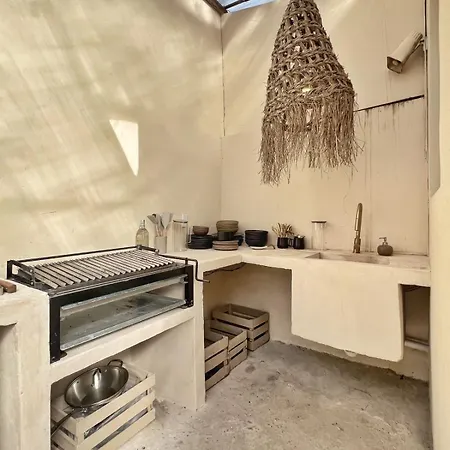 Oasis Heated Private Pool Daily Housekeeping Prime Location Villa *