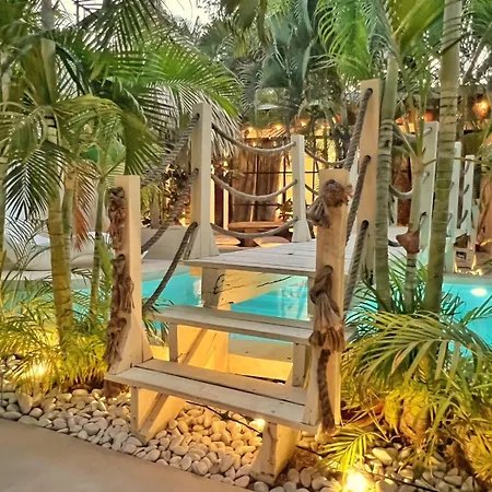 Oasis Heated Private Pool Daily Housekeeping Prime Location *