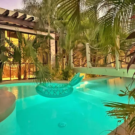 Oasis Heated Private Pool Daily Housekeeping Prime Location *