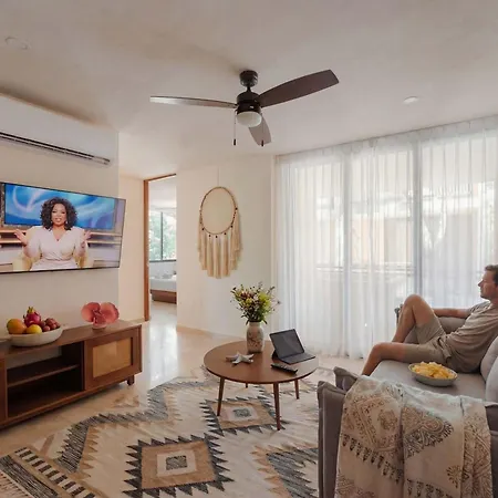 Modern 2br - Jacuzzi Rooftop Pool & Gym Apartment