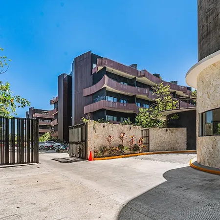Walk To 1br 4 Guests Kids Area Office *