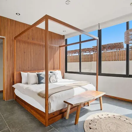Penthouse With Rooftop Plunge Pool - Distant Ocean Apartamento *