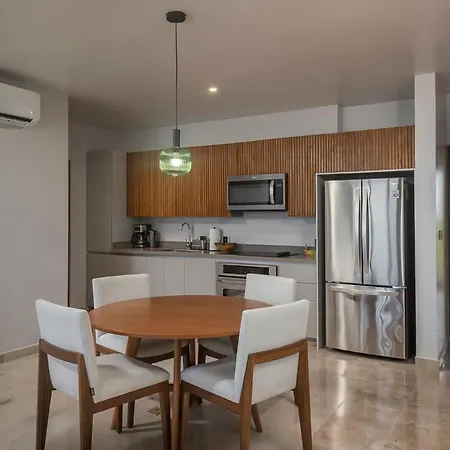 Beachfront 2br Condo, Private Pool & Tankah Bay