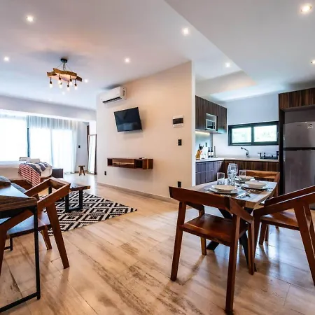Apartment Retreat Pool Gym & Great Location