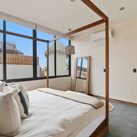 Penthouse With Rooftop Plunge Pool - Distant Ocean Apartamento Tulum