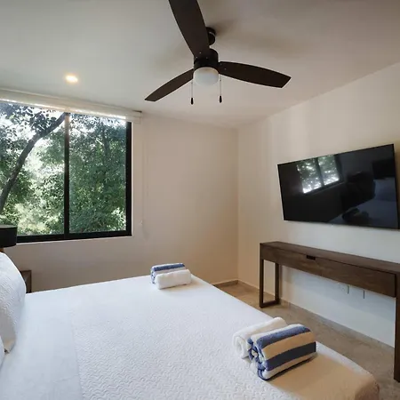Modern 2br - Jacuzzi Rooftop Pool & Gym Apartment *