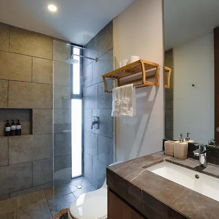 Modern 2br - Jacuzzi Rooftop Pool & Gym *