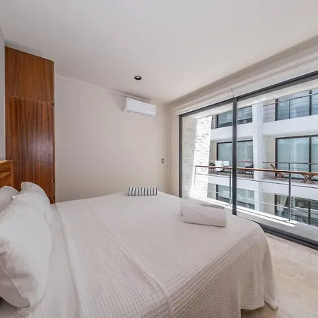 Luxury 2bd In W 2 Pools Gym