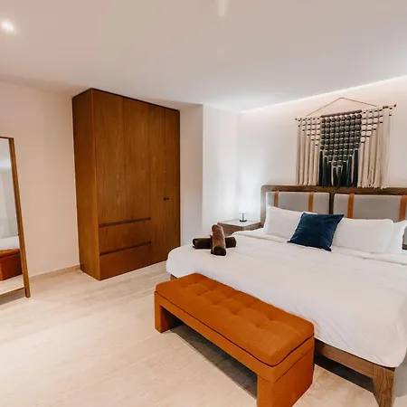 Luxury Two-level Loft In With Pool & Gym *