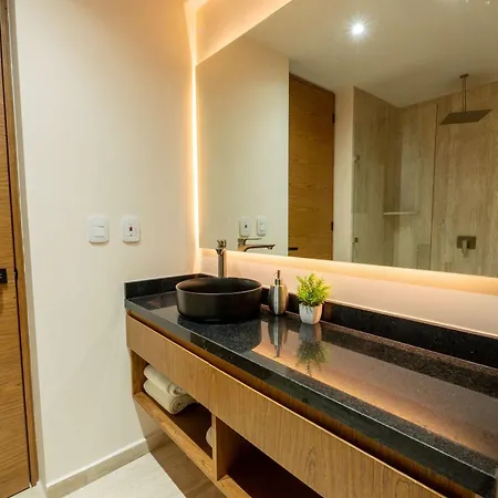 Luxury Two-level Loft In With Pool & Gym Apartment