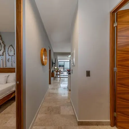 Luxury 2bd In W 2 Pools Gym *