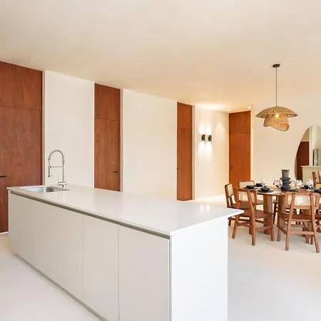 Bt Homes - - De Lujo En La Selva Con Piscina