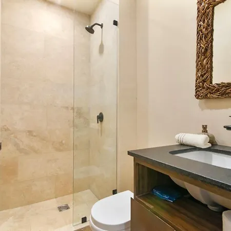 Boho Chic 2br With Swim-up Pool Near The *