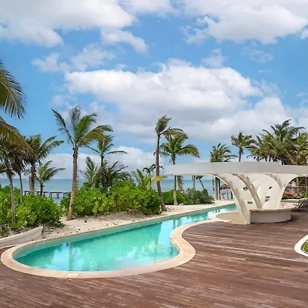 Beachfront 2br Condo, Private Pool & Tankah Bay *