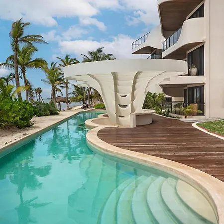 Apartment Beachfront 2br Condo, Private Pool & Tankah Bay