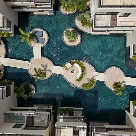 Boho Chic 2br With Swim-up Pool Near The Apartment *