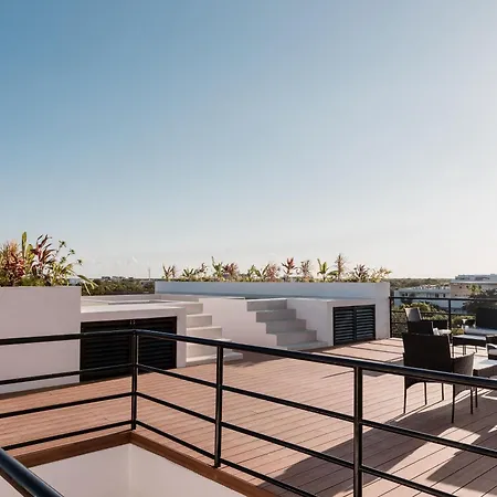 Hygge, 2br With Private Plunge Pool & Rooftop Apartment
