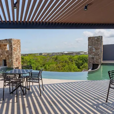 Paramar Black, Style In Zama Tulum