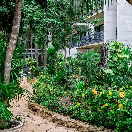 Retreat Pool Gym & Great Location Apartment Tulum
