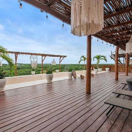 Penthouse With Rooftop Plunge Pool - Distant Ocean Apartamento