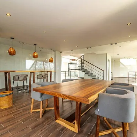 Luxury 2bd In W 2 Pools Gym